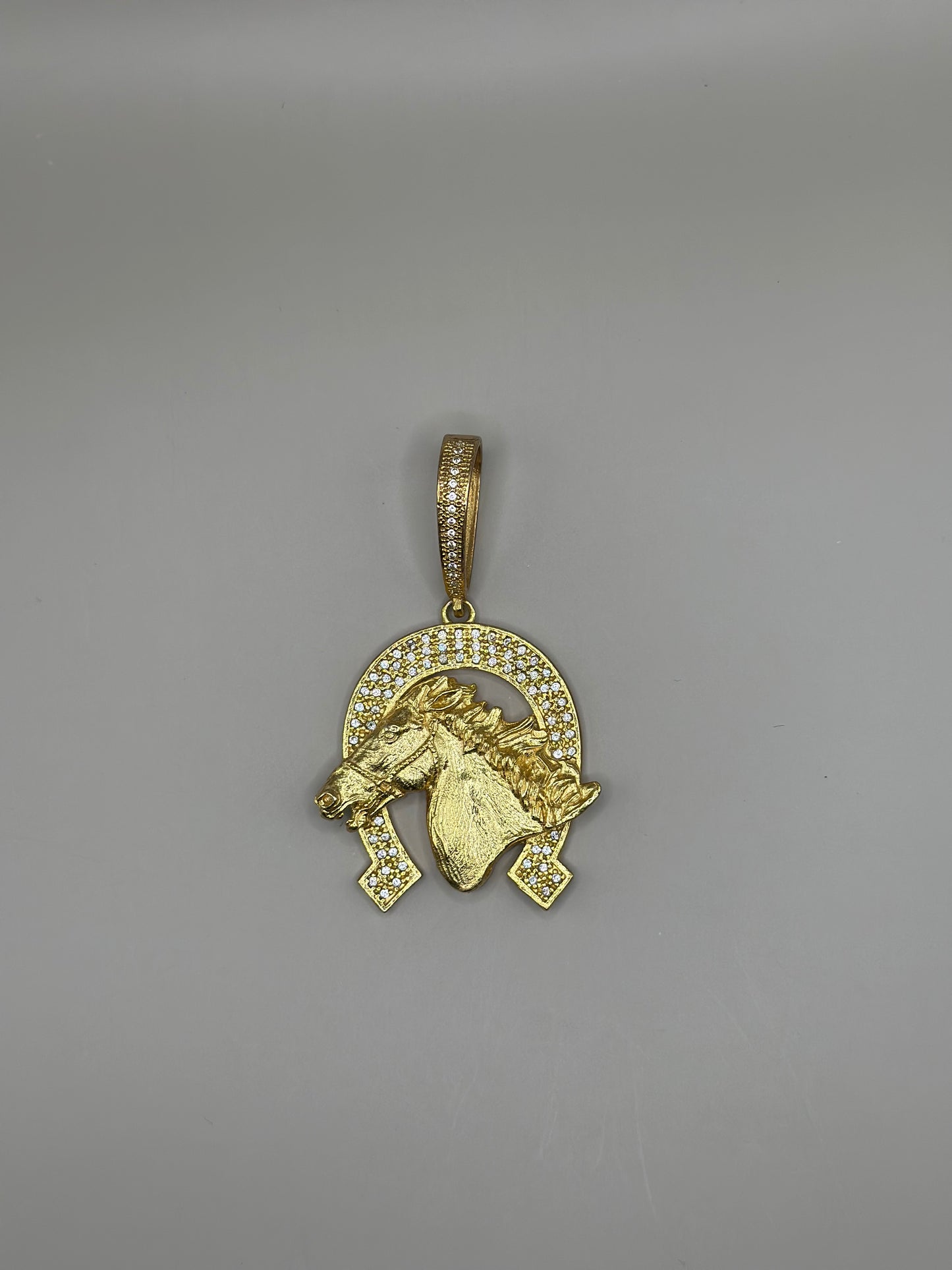 Pingente Ferradura cravejado