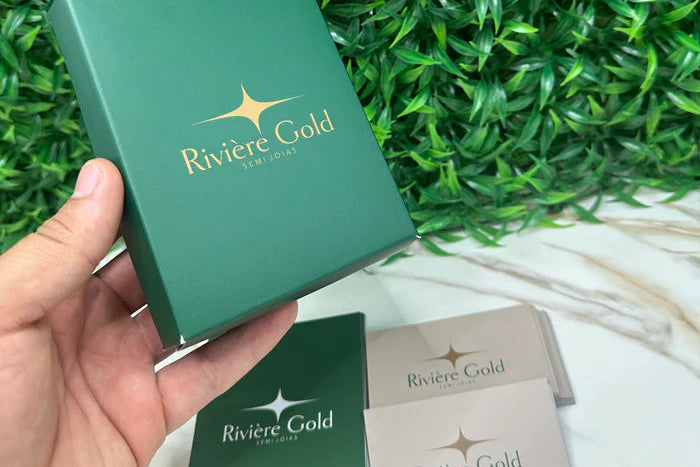 Corrente 8mm Cadeado Fecho Premium + Pingente Letra Banhado a Ouro 18K